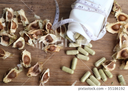 Moringa capsules Moringa capsules 35186192