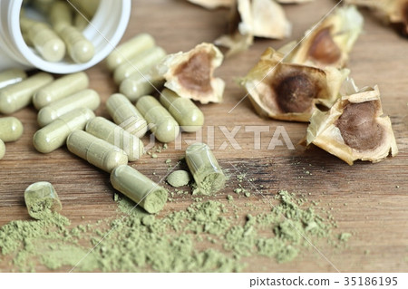 Moringa capsules Moringa capsules 35186195
