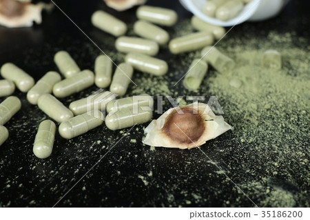 Moringa capsules Moringa capsules 35186200