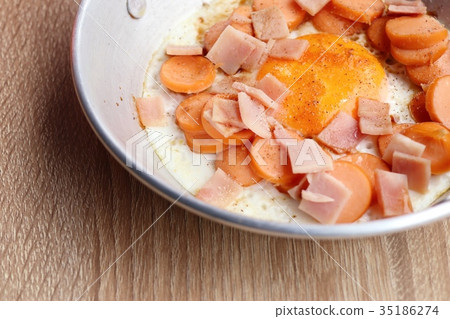 pan fried egg with toppings pan fried egg with toppings 35186274