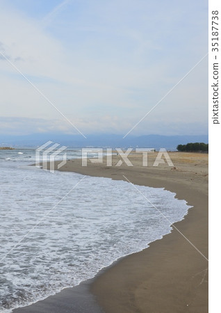Wave beach (Iwasehama Beach / Toyama City Iyase, Toyama Prefecture) 35187738