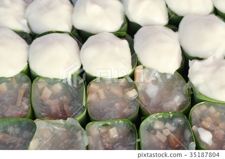 Thai pudding with coconut topping 35187804