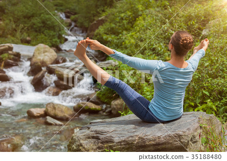 Yoga outdoors Yoga outdoors 35188480