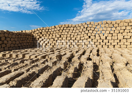 brick made of clay and straw brick made of clay and straw 35191003