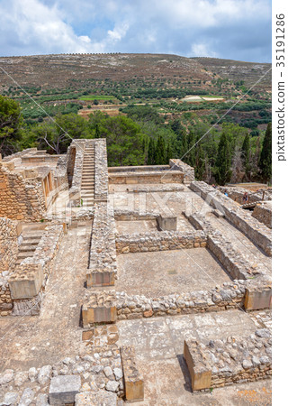 Knossos palace on Crete, Greece Knossos palace on Crete, Greece 35191286