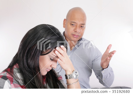 young couple having relationship difficulties 35192680