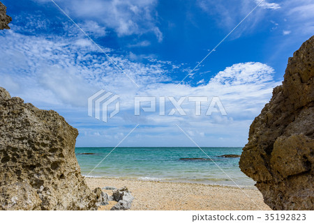 The sea of Okinawa The sea of Okinawa 35192823