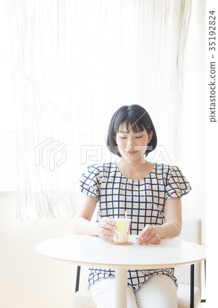 Cafe space women Cafe space women 35192824