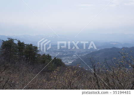 從山頂看到的寶藏登山/秩父市和秩父山脈 35194481