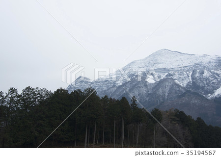 Mt. Bukoyama seen from Sheep Mountain Park 35194567