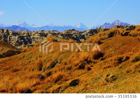 high mountain pass in Tibet mountain landscape high mountain pass in Tibet mountain landscape 35195316