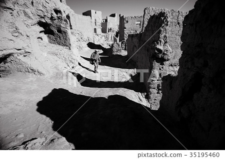 ruins of an ancient city in Tibet 35195460