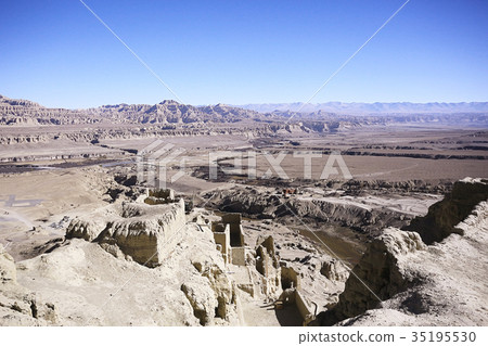 Tibetan landscape travel 35195530
