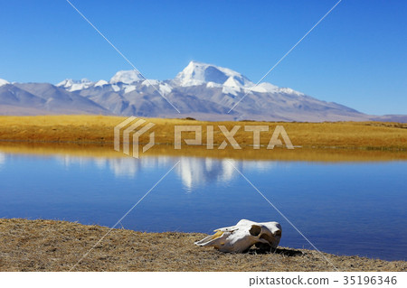 high mountain pass in Tibet mountain landscape 35196346