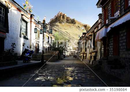 city view in Tibet china 35198084