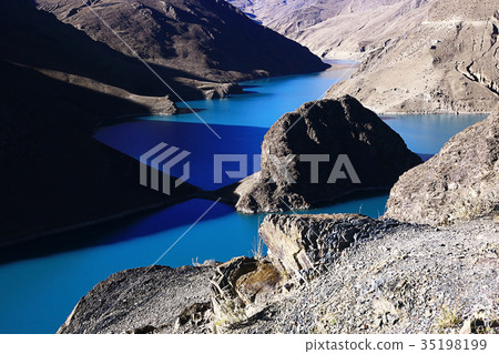 sacred lake in tibet landscape 35198199
