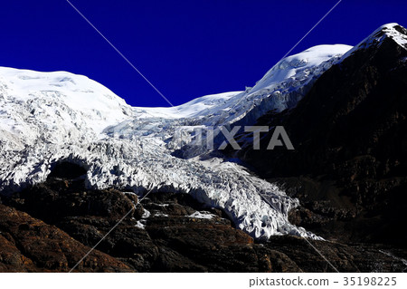 Sacred Mountain Kailas 35198225