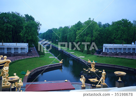 Peterhof park 35198678