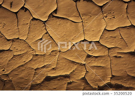 soil corrosion cracks on the ground 35200520