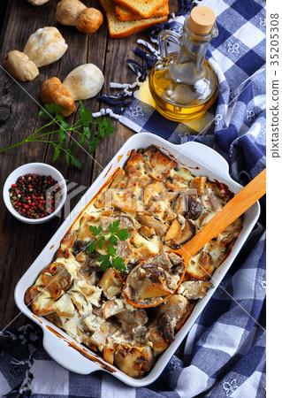 Sliced mushrooms cooked with sour cream Sliced mushrooms cooked with sour cream 35205308