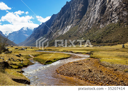 Cordillera Cordillera 35207414