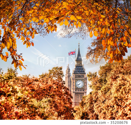 Big Ben during autumn time in London, England, UK 35208676