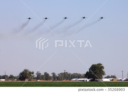 The formation of the F / A-18 Hornet fighter attack aircraft of the US Navy Blue Angels flying acrobatics 35208903