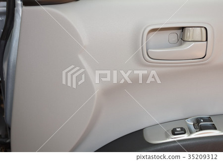 Devices for opening car doors 35209312
