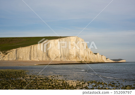 British White Cliff British White Cliff 35209797
