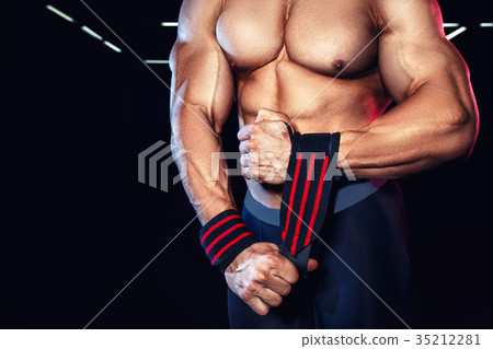bodybuilder preparing for the training bodybuilder preparing for the training 35212281