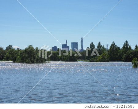 成為水庫的大宮第2公園 照片素材 圖片 圖庫
