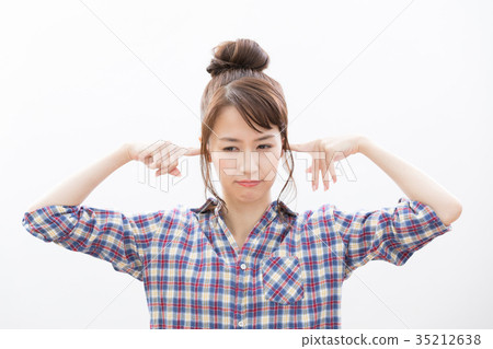 年輕女子負面嘈雜 35212638