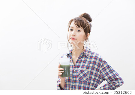 年輕的女人 年輕的女人 35212663
