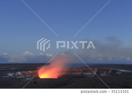 Haremau Mau火山口在黃昏 35213101