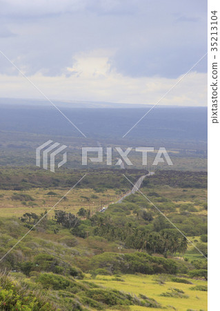 The long lasting road of the island of Hawaii The long lasting road of the island of Hawaii 35213104