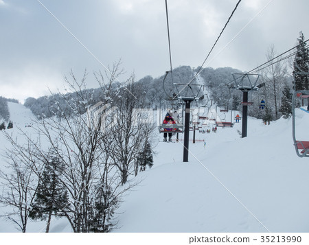 從滑雪纜車景觀 35213990