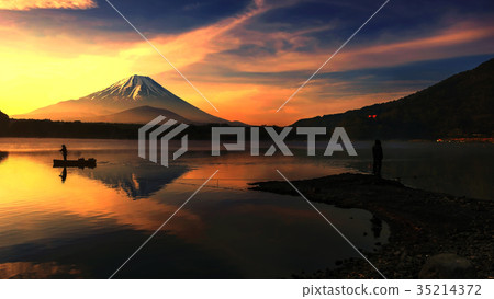 Lake shoji with Mt. Fuji at sunrise Lake shoji with Mt. Fuji at sunrise 35214372