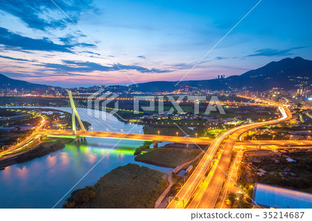 aerial scene of Taipei city by the keelung river 35214687