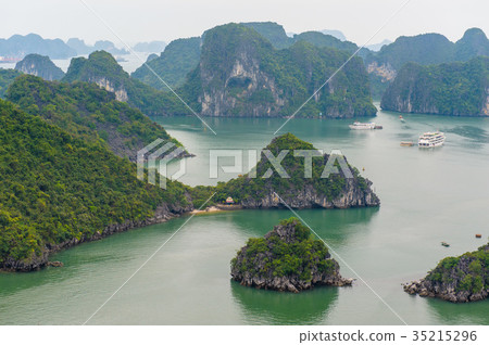 halong, bay, vietnam 35215296
