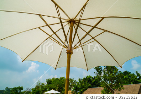White umbrellas are spread over the scenic spots White umbrellas are spread over the scenic spots 35215612