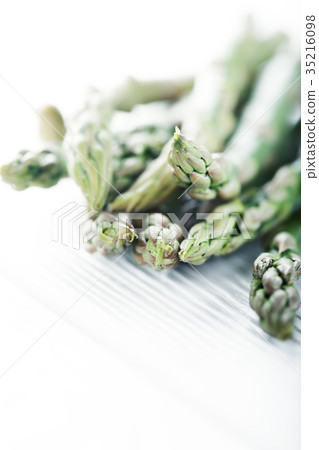 Fresh green asparagus Fresh green asparagus 35216098