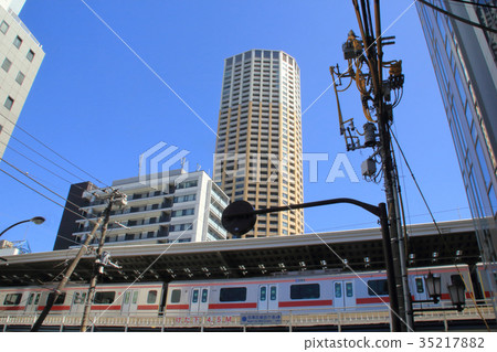 Tokyo Nakameguro Station and Landmark Atlas Tower | Scenery photos | Nakameguro Station Tokyo Nakameguro Station and Landmark Atlas Tower | Scenery photos | Nakameguro Station 35217882
