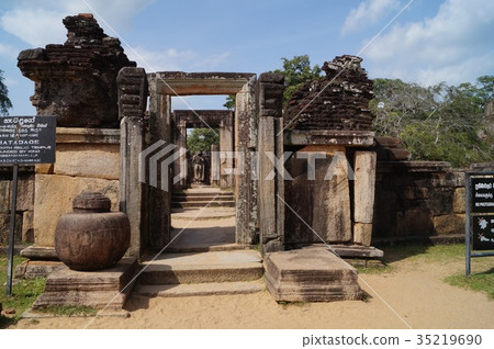 Buddha tooth temple trace and buddha statue in Sri Lanka Boronnaruwa Buddha tooth temple trace and buddha statue in Sri Lanka Boronnaruwa 35219690