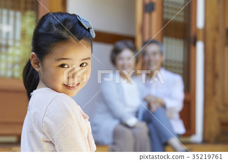 祖父,祖母,孫女 祖父,祖母,孫女 35219761
