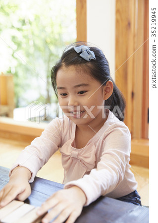 孩子，孫女 35219945