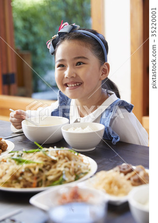 Children, granddaughter 35220001