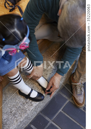 爺爺，孫女 35220063