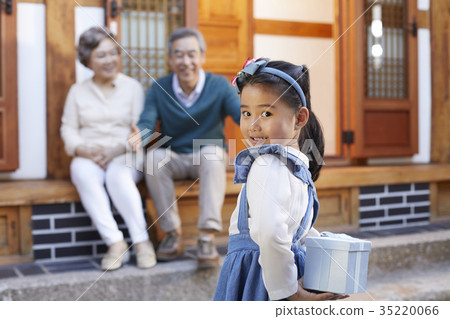 Grandfather, grandmother, granddaughter 35220066