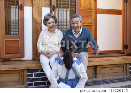 Grandfather, grandmother, granddaughter 35220145