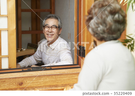 Grandfather, grandmother, old couple 35220409